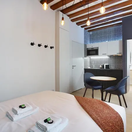 Rent A Room - Aparts Cadet Paris Exterior photo